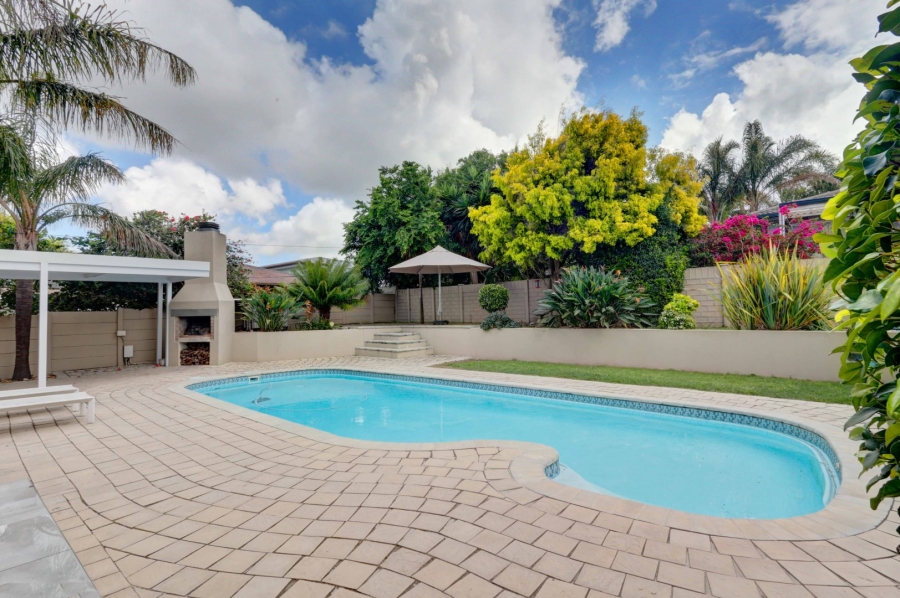 4 Bedroom Property for Sale in Loevenstein Western Cape